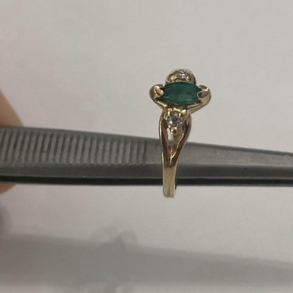 🚫SOLD🚫14K Solid Gold Emerald and Diamond Marquise Pinky Ring - Picture 7 of 10